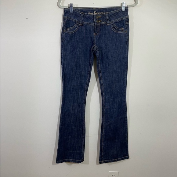 Guess Jeans sz 26 jeans boot cut style in a medium shade - Picture 1 of 14